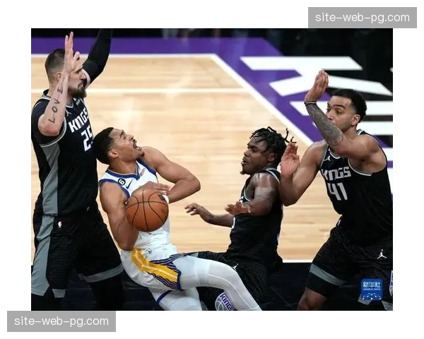 国王手枪战术系列多变 福克斯与萨博尼斯配合撕裂防线 国王手枪战术系列多变 福克斯与萨博尼斯配合撕裂防线