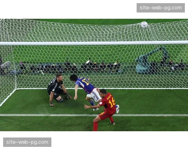 西班牙传控面临北美草皮考验 恩里克研究人工草与天然草转换方案 西班牙传控面临北美草皮考验 恩里克研究人工草与天然草转换方案